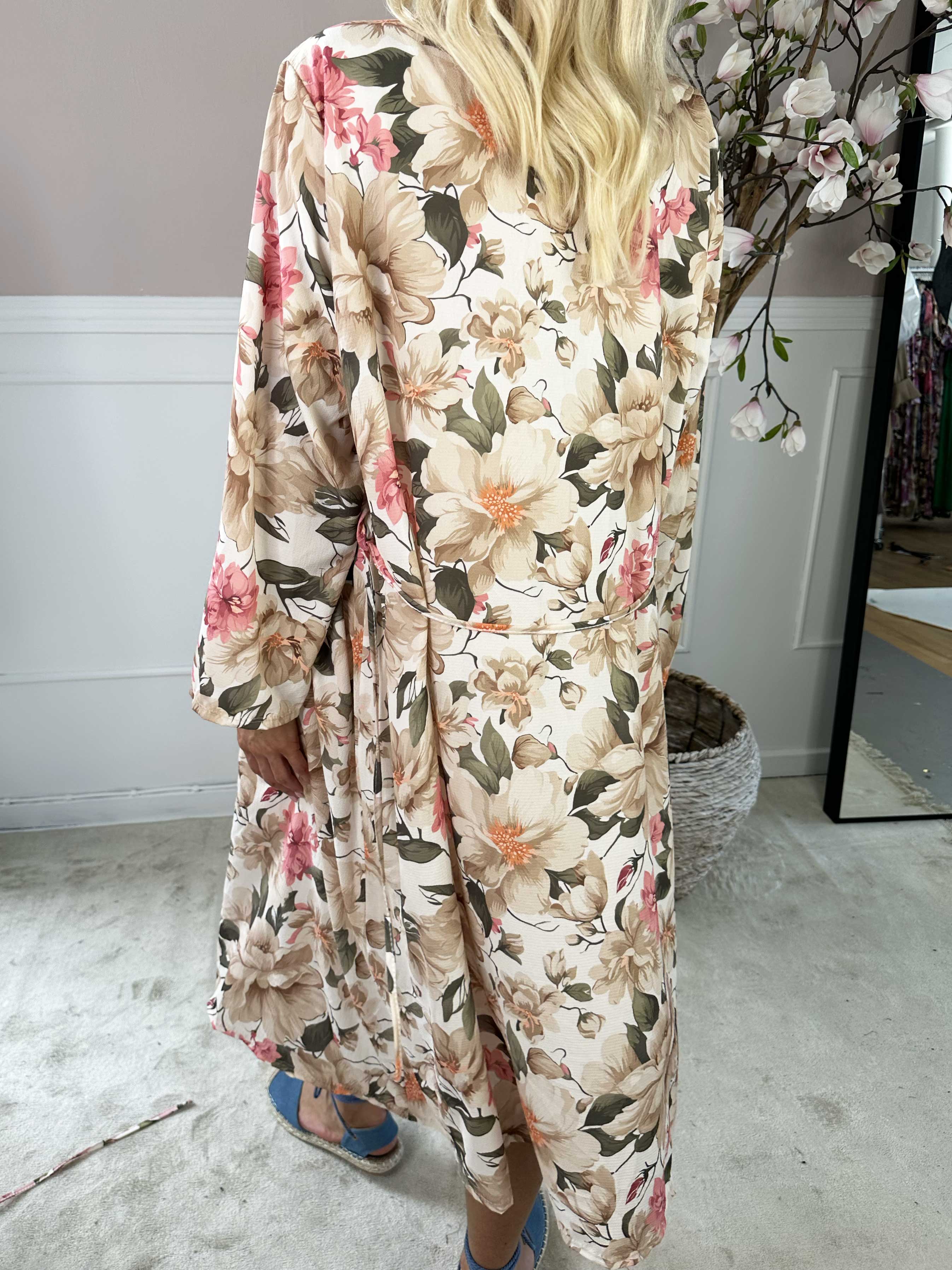 Flower Kimono - Söt lång kimono med blomtryck